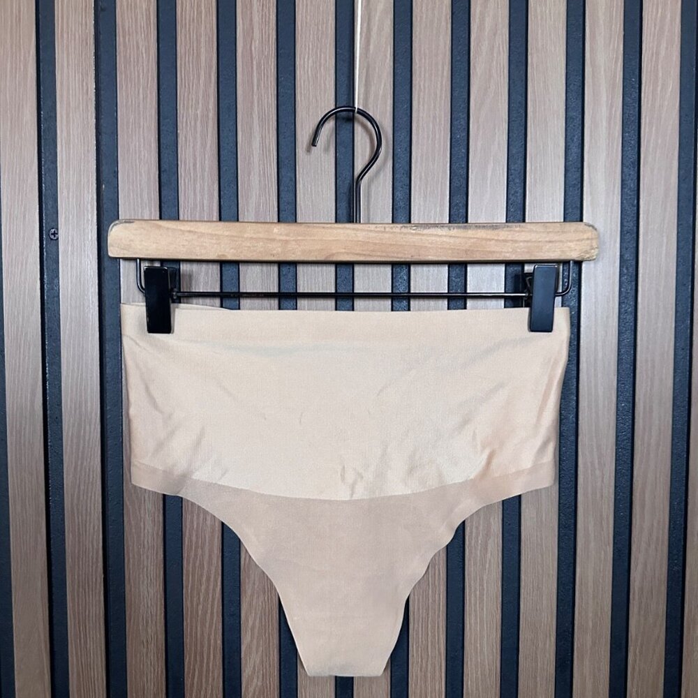 New Victoria's Secret Panties Large Light Tan Body High Rise Soothing Thong